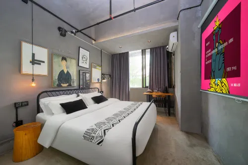 Banana Sushe Hotel (Luohu Port International Trade Shop) Featured Photos