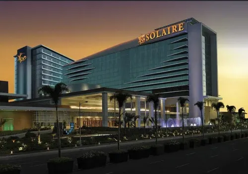 Luxury hotel near City of Dreams Solaire NAIA MOA- City of bridge Exteriör Photos