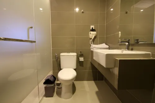 OS Hotel Airport Batam Rooms Photos