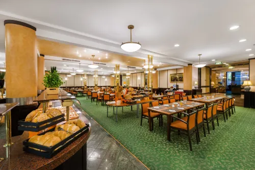 Danubius Hotel Hungaria City Center Питание Photos