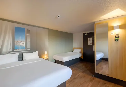 B&B HOTEL Fréjus Puget-Sur-Argens Chambres Photos