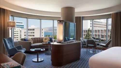 Renaissance Izmir Hotel Huoneet Photos