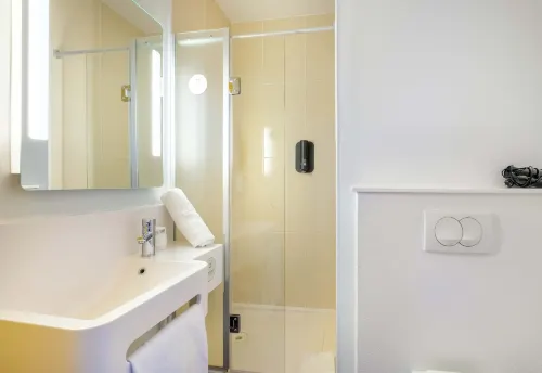 B&B HOTEL Cannes La Bocca Plage Chambres Photos