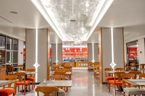 The Royal Paradise Hotel & Spa Restauration Photos