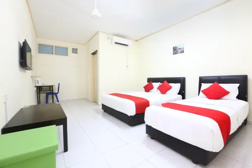 Super OYO 89640 Hotel Pelangi Marang À ne pas manquer Photos