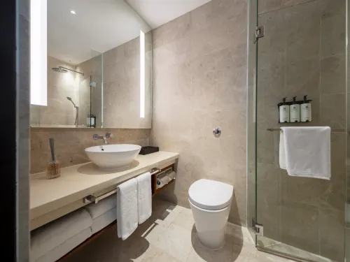 The Robertson House by The Crest Collection Kamar Photos