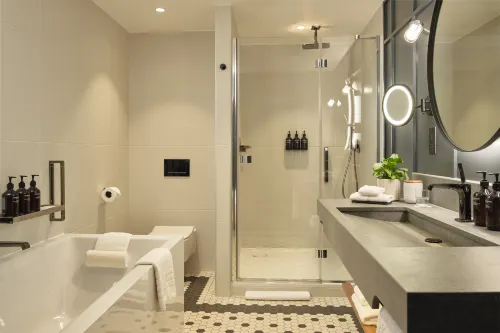 The Gantry London, Curio Collection by Hilton Chambres Photos
