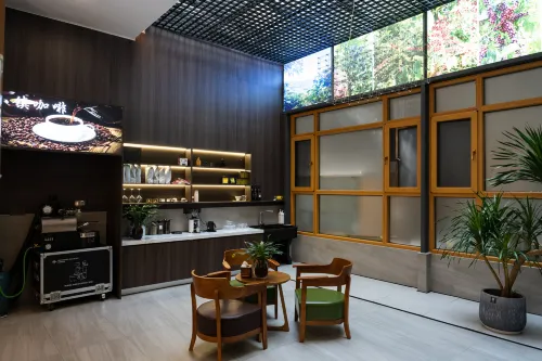 Pu'er Tea Town Inn Dining Photos
