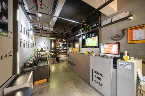 Banana Sushe Hotel (Luohu Port International Trade Shop) Featured Photos