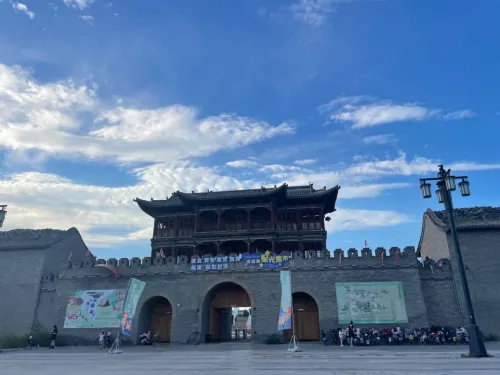 Homeinn Plus Hotel (Pingyao Ancient City North Gate Railway Station) Рядом с отелем Photos