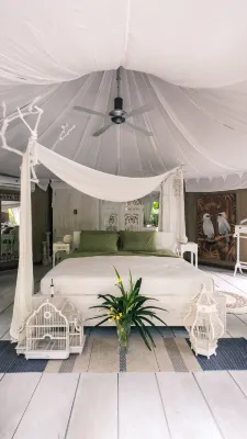 Sandat Glamping tents - luxury hotel Kamar Photos