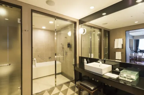 The Royal Park Hotel Iconic Tokyo Shiodome Rooms Photos