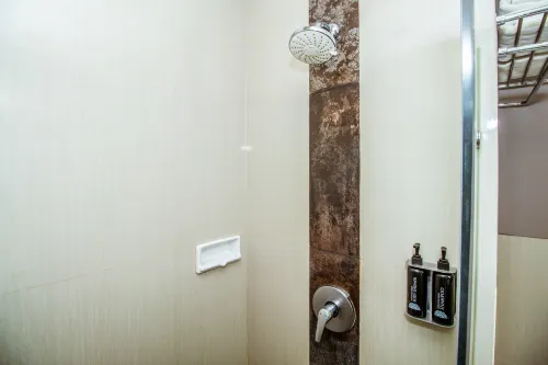 Grand Tjokro Yogyakarta Kamar Photos