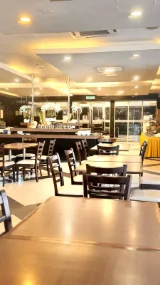 Hotel Seri Malaysia Kepala Batas Makanan Photos