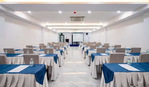 The Summer Hotel Fasilitas Bisnis Photos