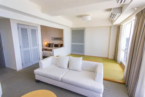 The Beach Tower Okinawa Kamar Photos