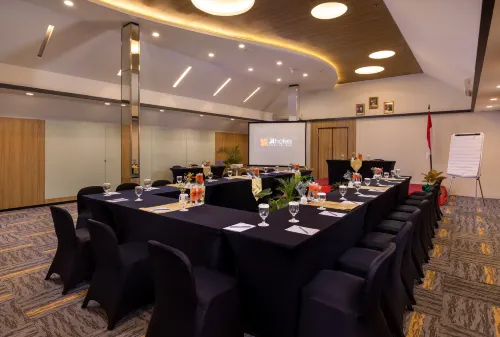 J4 Hotels Legian Fasilitas Bisnis Photos
