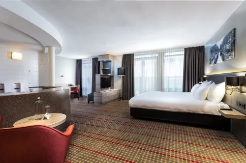 Ramada by Wyndham Amsterdam Airport Schiphol Chambres Photos