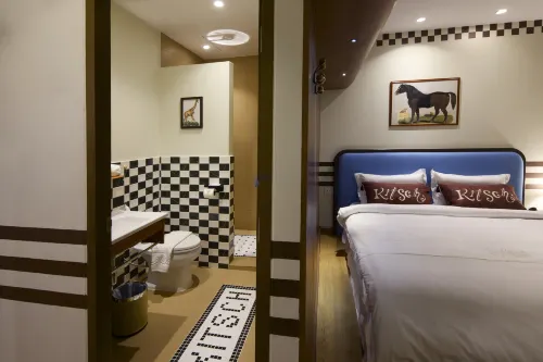 Kitsch Hotel Chambres Photos