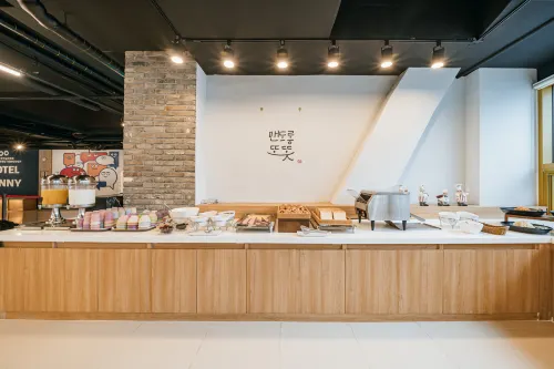 Kenny Stay Jeju Seogwipo Makanan Photos