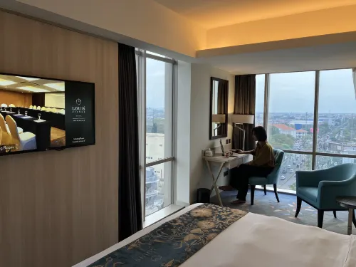 Louis Kienne Hotel Pandanaran Camere Photos