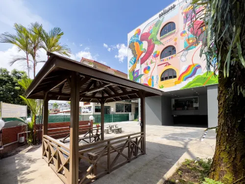 Coliwoo Hotel Pasir Panjang À proximité de l'hôtel Photos