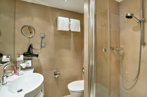 Austria Trend Hotel Ananas Rooms Photos