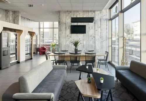 B&B HOTEL Paris Sud Châtenay-Malabry Espaces publics Photos