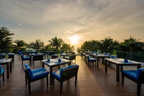 La Flora Resort Patong Restauration Photos