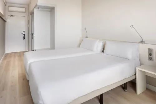 B&B Hotel Barcelona Viladecans Zimmer Photos