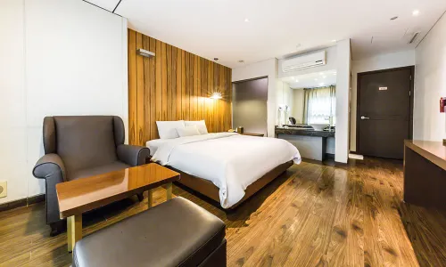 F Hotel Yeongdeungpo Featured Photos