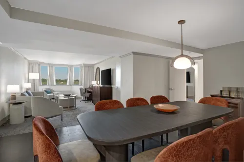 Hilton Arlington National Landing Business Facilities Photos