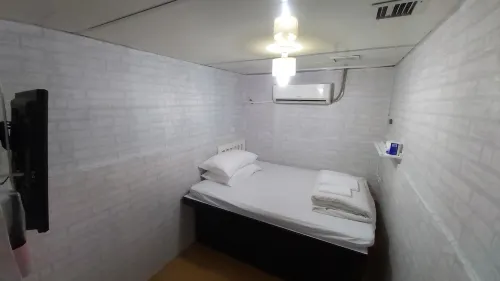Cozy Inn HK (Jordan Station) Kamar Photos