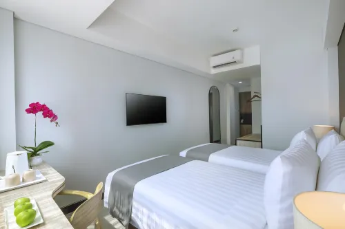 Royal Regantris Kuta  Kamar Photos