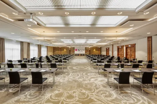 H4 Hotel Hannover Messe Business Facilities Photos