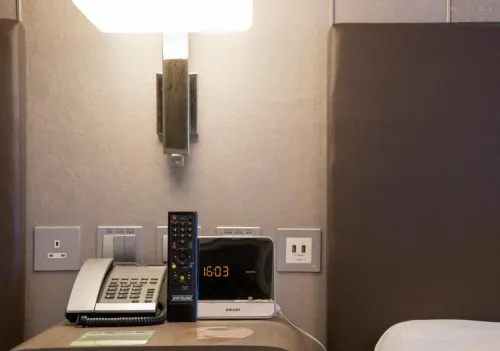 Royal Plaza Hotel Rooms Photos