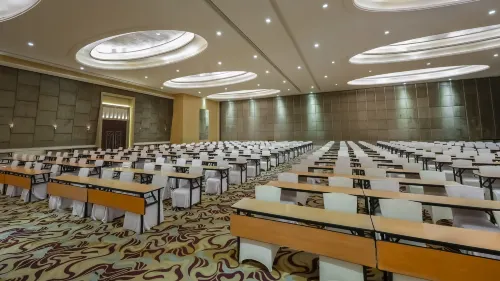 HARRIS Hotel & Conventions Festival Citylink Bandung Fasilitas Bisnis Photos