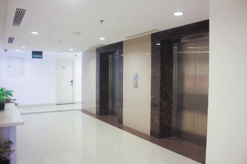 Urban Hotel Serpong Area Publik Photos