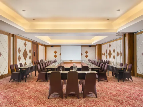 Hotel Santika Premiere Gubeng Surabaya Бизнес-удобства Photos