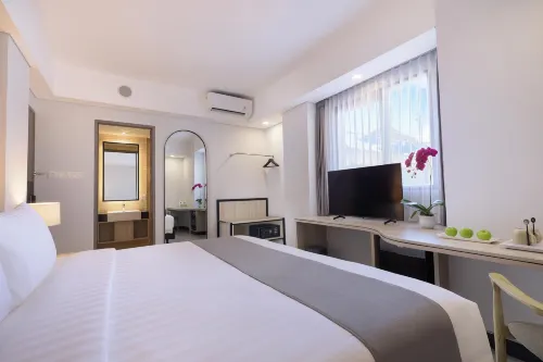 Royal Regantris Kuta  Kamar Photos