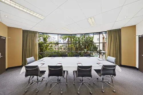 Adina Apartment Hotel Sydney Surry Hills Business Photos