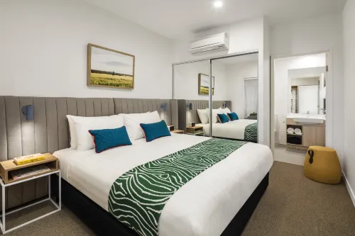 Quest Griffith Rooms Photos
