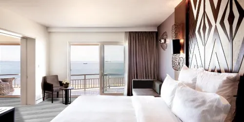 Crowne Plaza Fiji Nadi Bay Resort & Spa Zimmer Photos