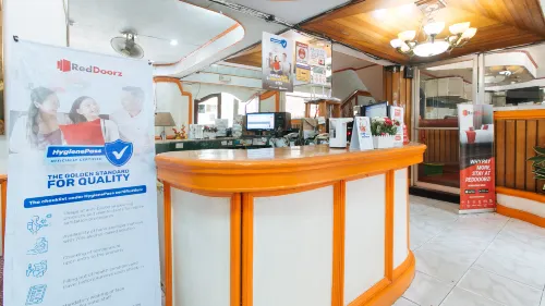 RedDoorz Near East Avenue Medical Center Area Publik Photos