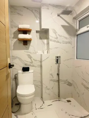 Airo Suites Makati Rooms Photos