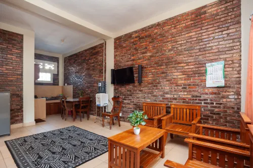 Urbanview Hotel Syariah Insani Cisarua Puncak Kamar Photos