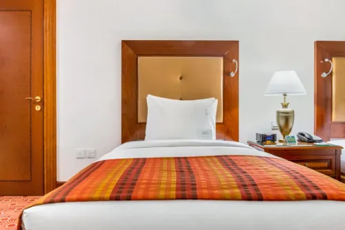 Sunday Hotel Holiday International Dubai Chambres Photos