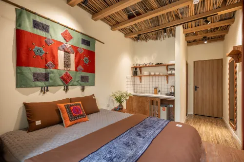 Amazing French VILLA/HK Lake/FREE Laundry Featured Photos