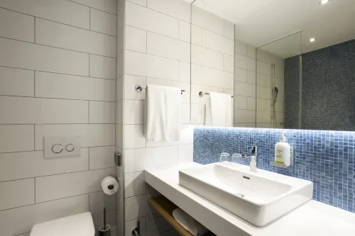 Holiday Inn Express Munich City West Rooms Photos