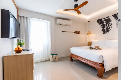 Outrigger Surin Beach Resort Номера Photos
